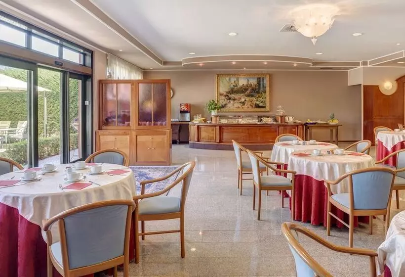 ホテル Santamaria Langhe