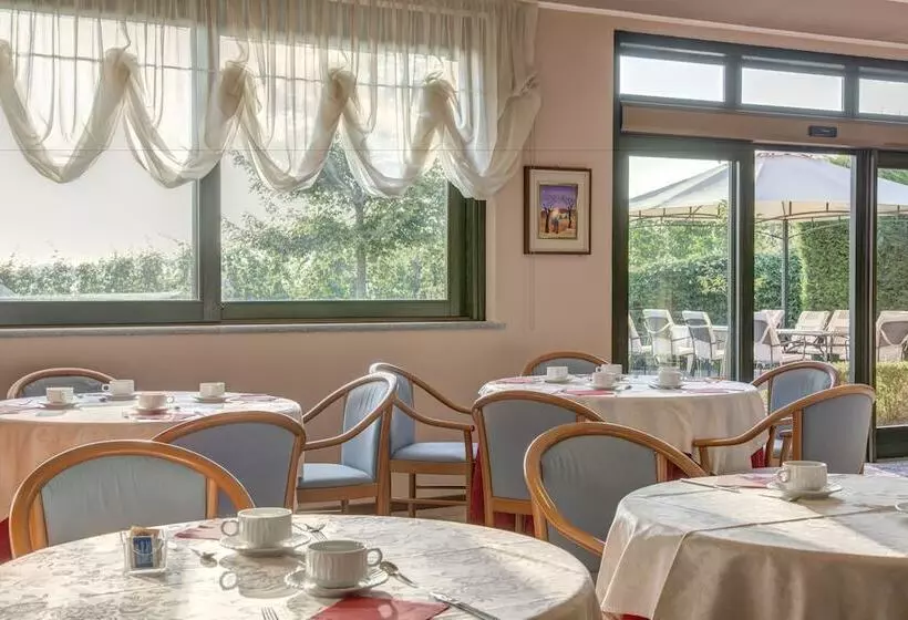 ホテル Santamaria Langhe