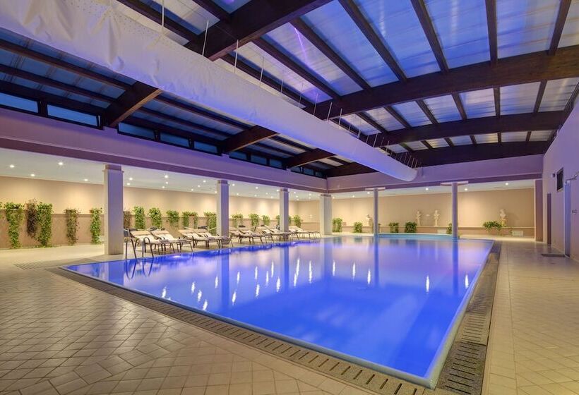 ホテル Santamaria Langhe