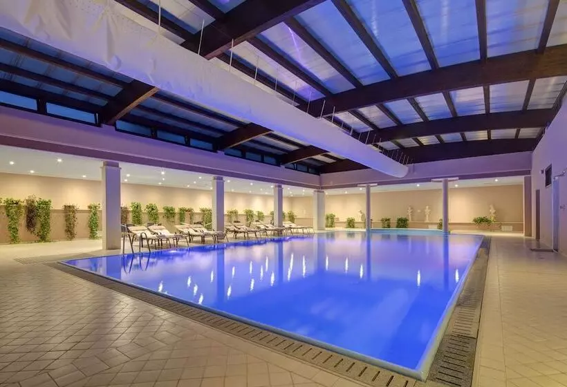 ホテル Santamaria Langhe