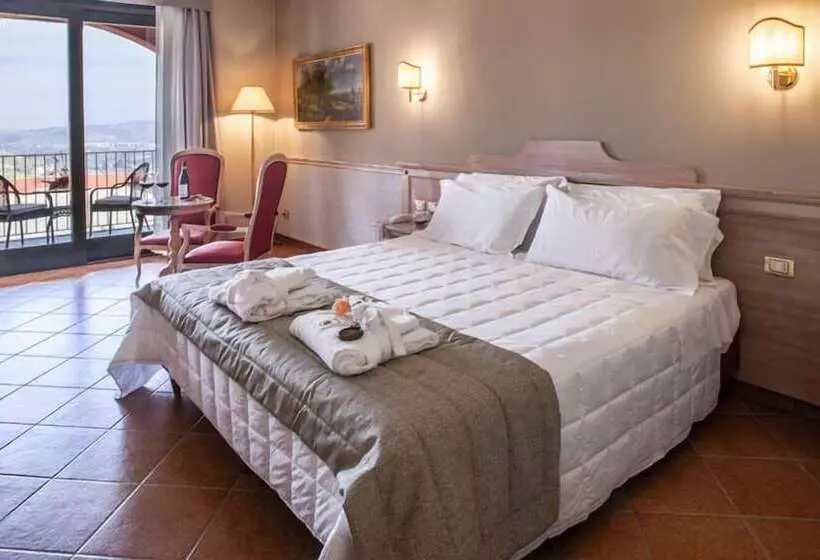 ホテル Santamaria Langhe