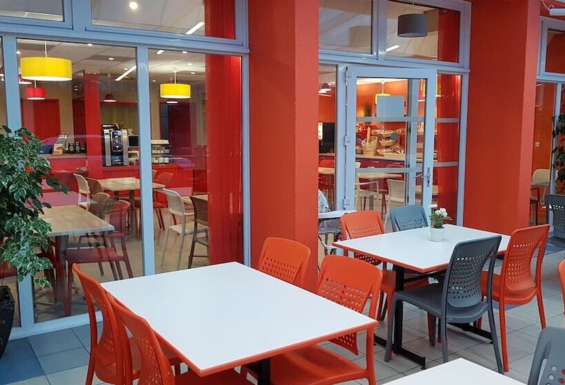 בית מלון כפרי The Originals Access, Hôtel Les Iris, Bercksurmer