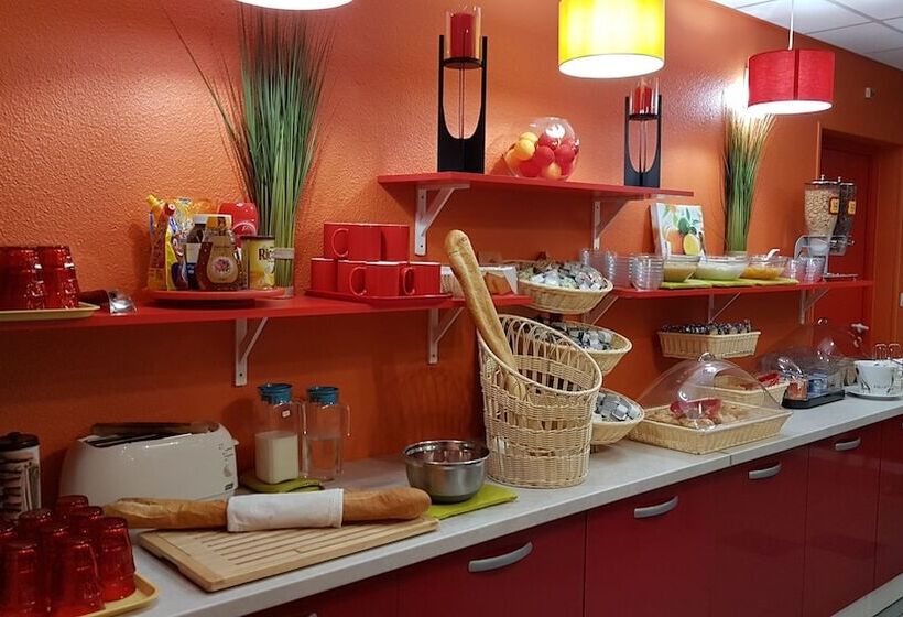 בית מלון כפרי The Originals Access, Hôtel Les Iris, Bercksurmer