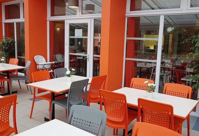 בית מלון כפרי The Originals Access, Hôtel Les Iris, Bercksurmer