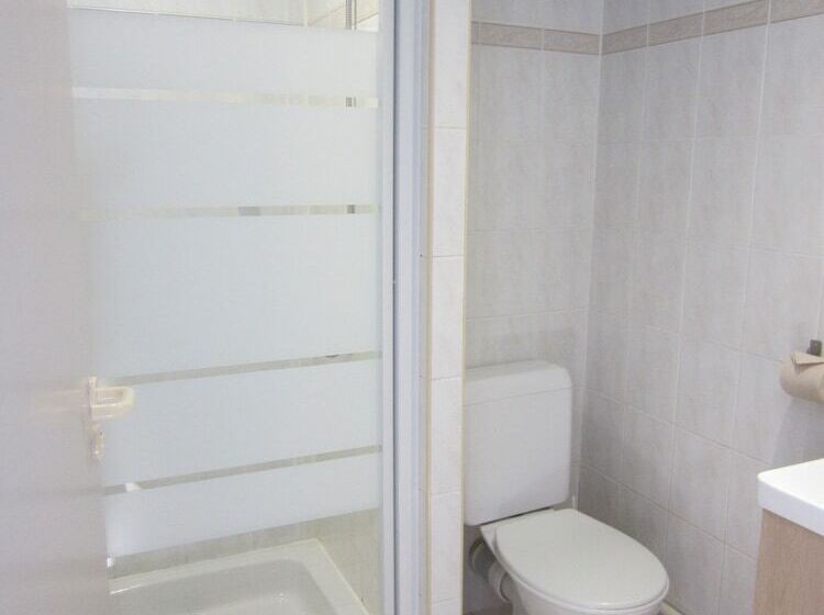 בית מלון כפרי The Originals Access, Hôtel Les Iris, Bercksurmer