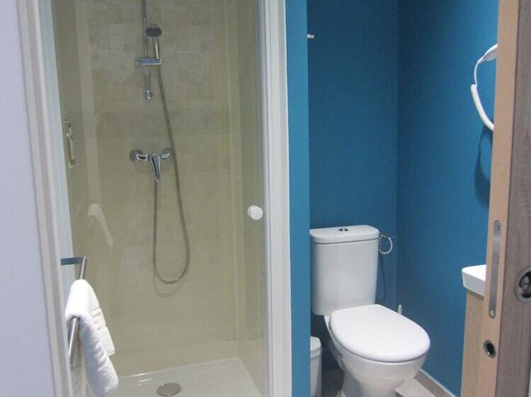 בית מלון כפרי The Originals Access, Hôtel Les Iris, Bercksurmer