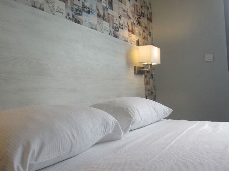 בית מלון כפרי The Originals Access, Hôtel Les Iris, Bercksurmer