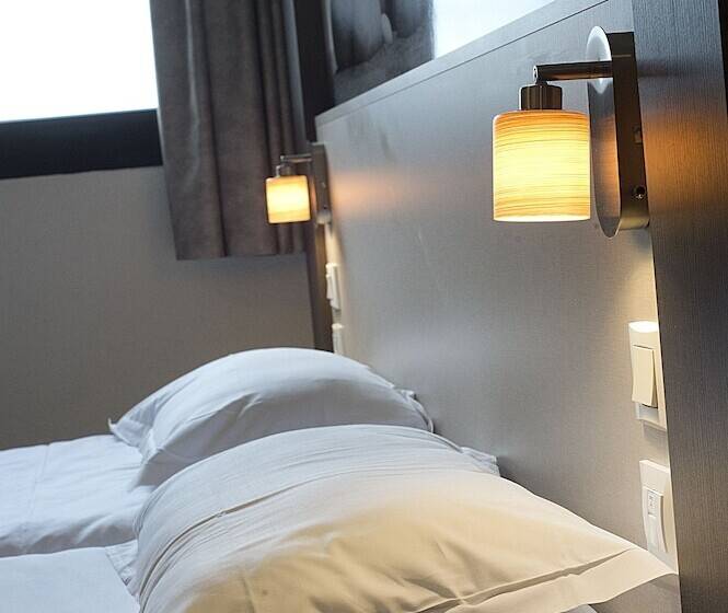 Отель The Originals City, Hôtel Clermontferrand Sud Aubière