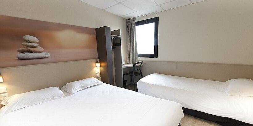 Отель The Originals City, Hôtel Clermontferrand Sud Aubière