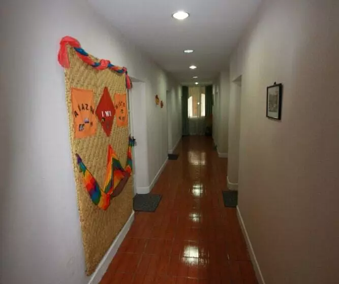 هتل Travellers Inn