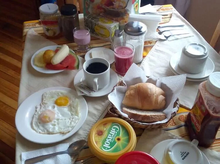 هتل Travellers Inn