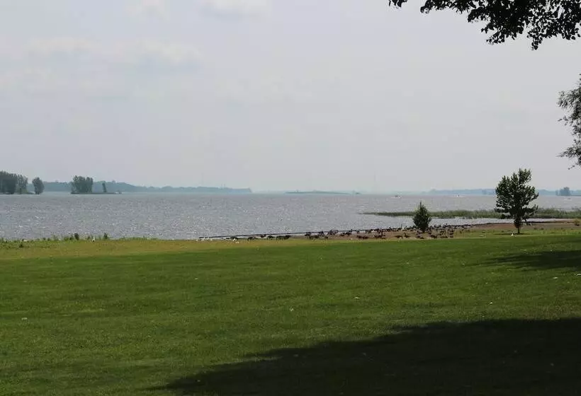 Motel Capri Et Suites