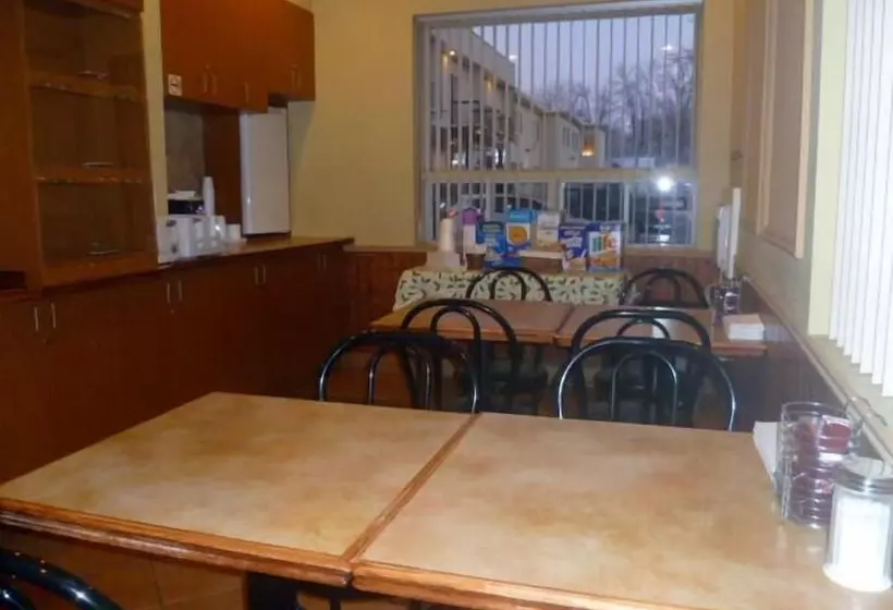 Motel Capri Et Suites