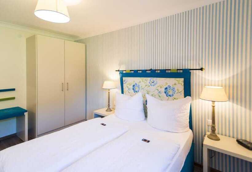 بنسيون Goldener Adler Oberried   Hotel & Appartements