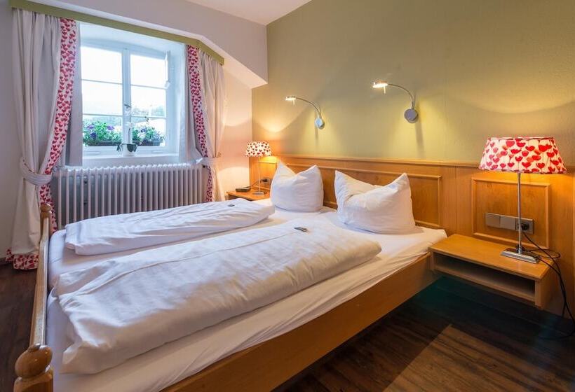 بنسيون Goldener Adler Oberried   Hotel & Appartements