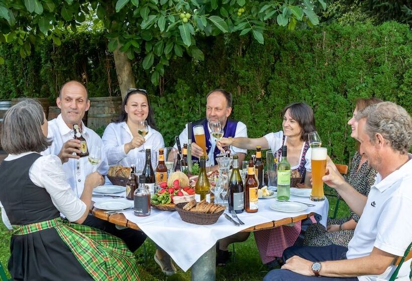 بنسيون Goldener Adler Oberried   Hotel & Appartements