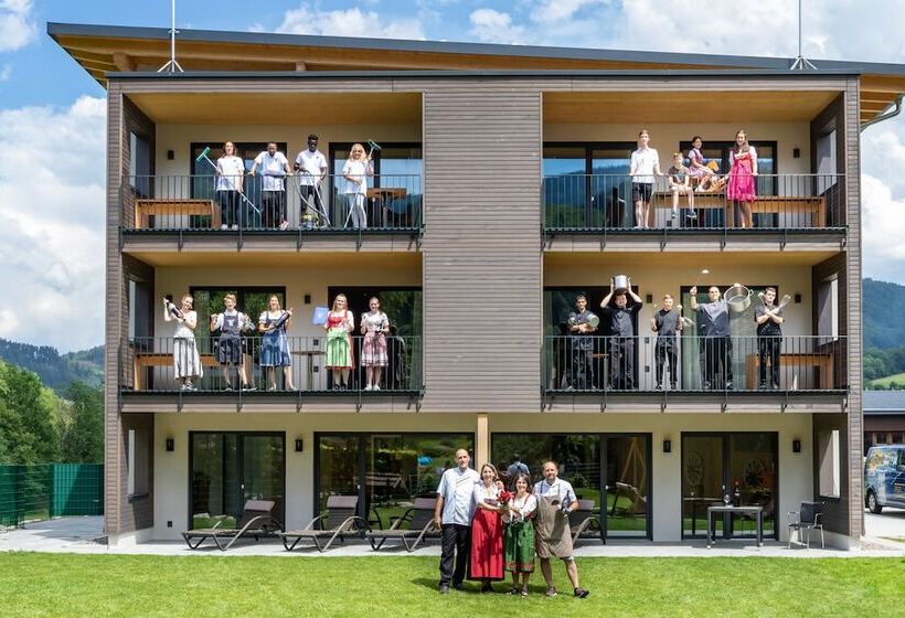 بنسيون Goldener Adler Oberried   Hotel & Appartements