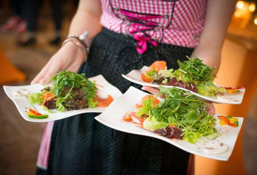 بنسيون Goldener Adler Oberried   Hotel & Appartements