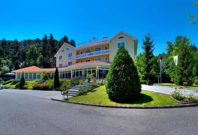 Villa Medici Hotel & Restaurant