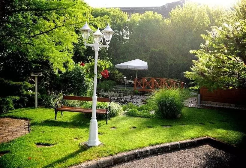 Villa Medici Hotel & Restaurant