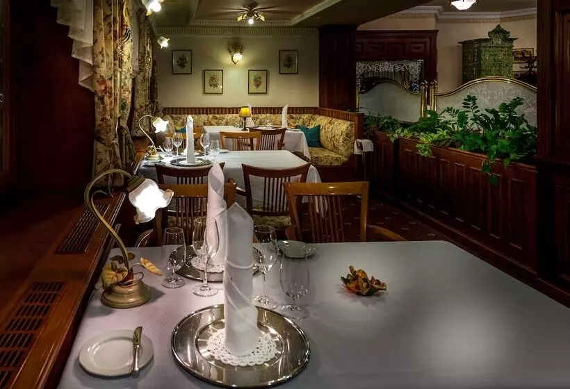 Villa Medici Hotel & Restaurant