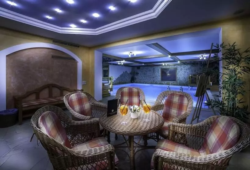 Villa Medici Hotel & Restaurant