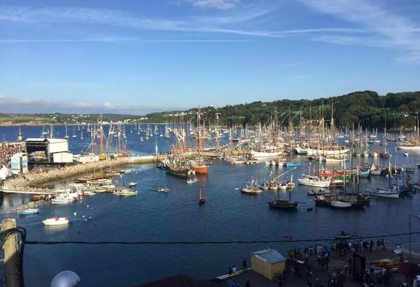 Appartement Design Ii   Port Du Rosmeur  Douarnenez