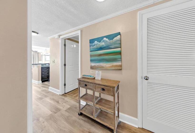 Majestic Beach Towers 1 301