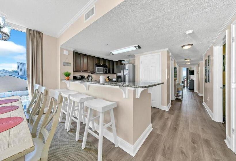 Majestic Beach Towers 1 301