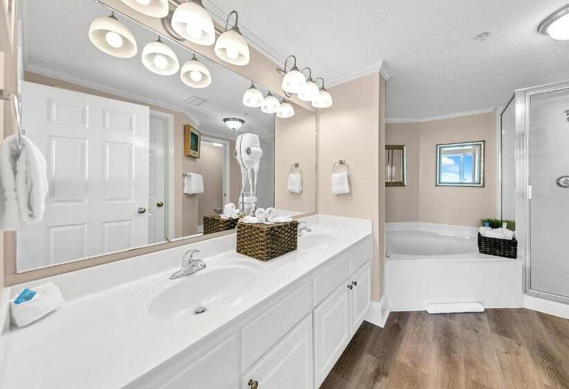 Majestic Beach Towers 1 301