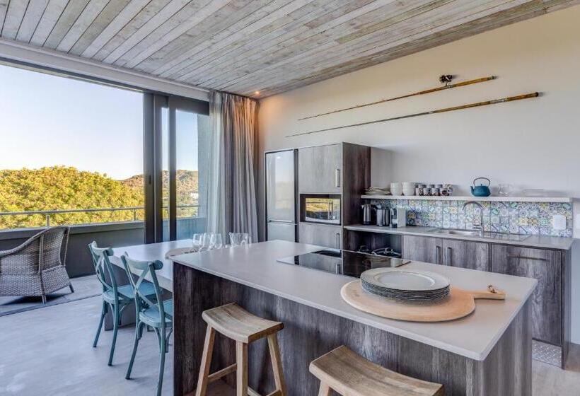 膳宿费 The Quarter Deck