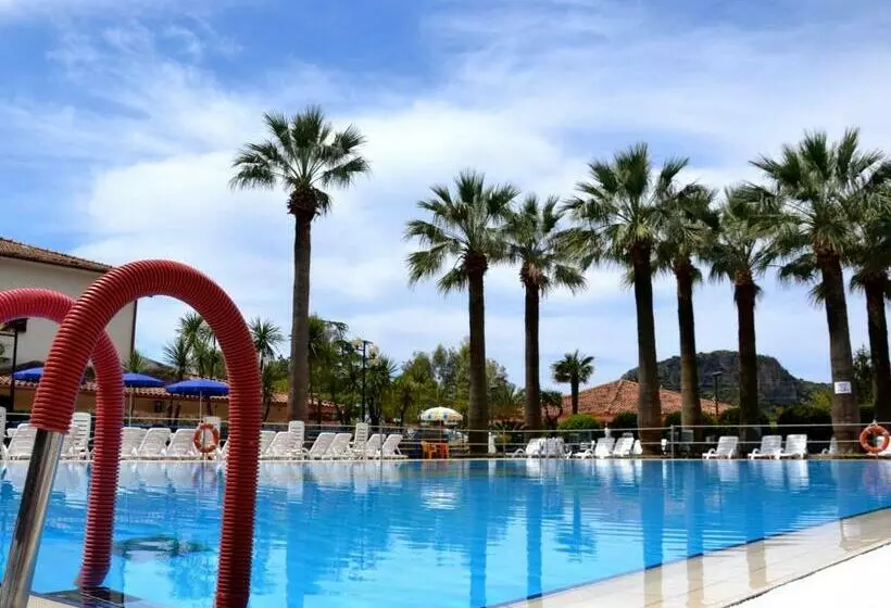 Villaggio Turistico La Mantinera   Residence