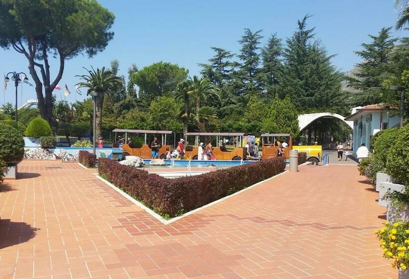 Villaggio Turistico La Mantinera   Residence