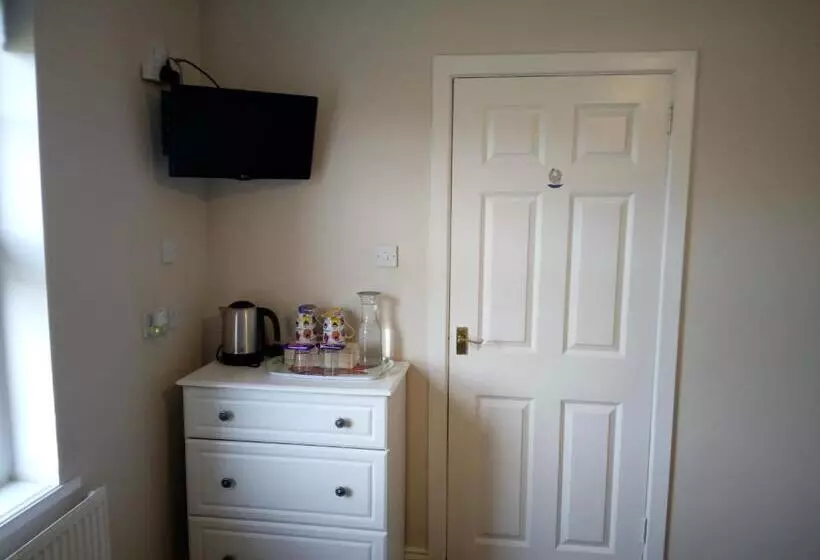 تختخواب و صبحانه The River House