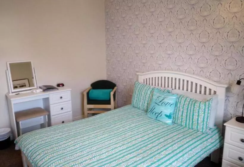 تختخواب و صبحانه The River House