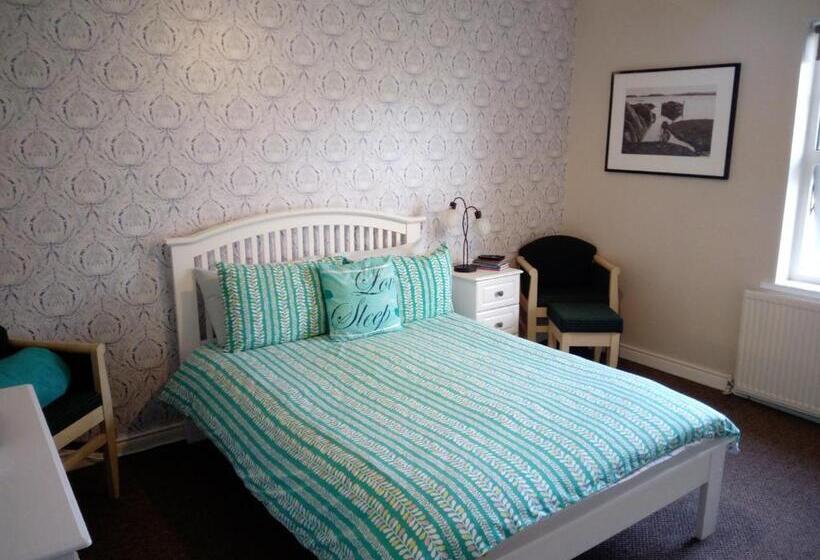 민박 The River House