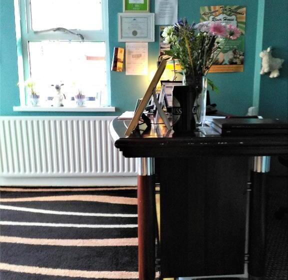 민박 The River House