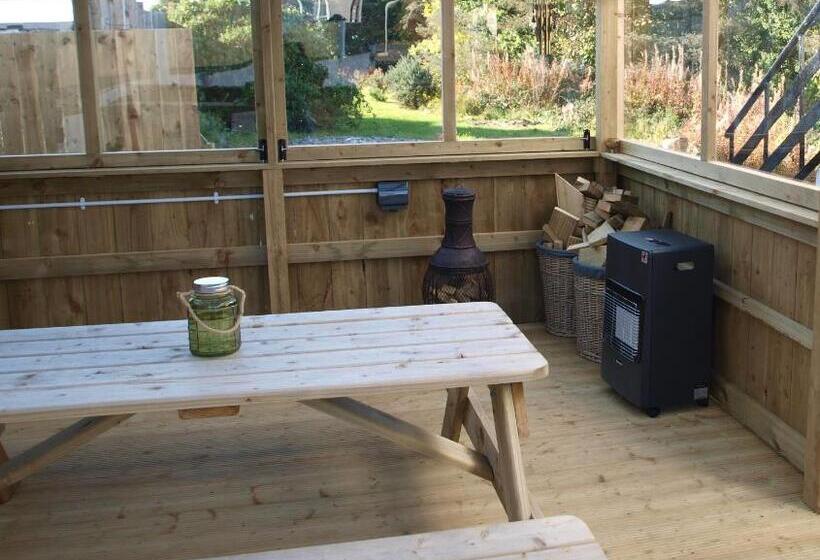 민박 The River House