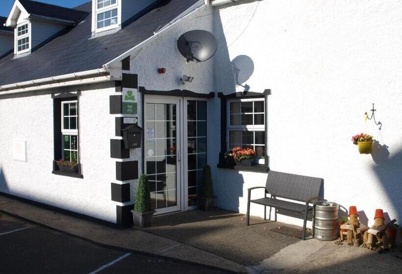 민박 The River House