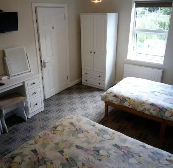 تختخواب و صبحانه The River House