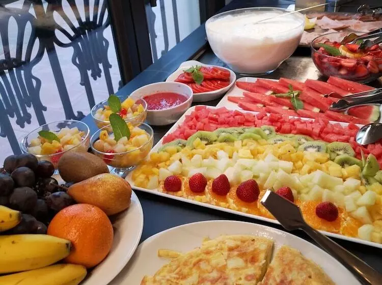 ホテル Estepona Plaza