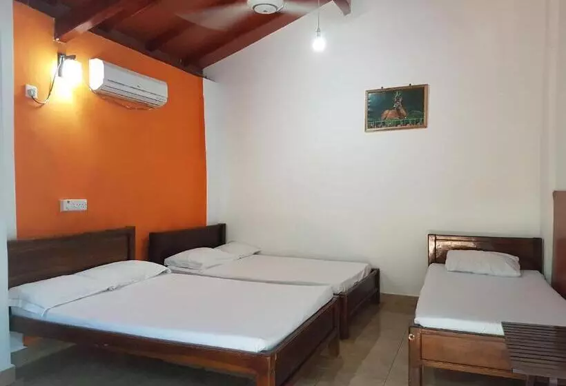 هتل Etnico Surf Resort