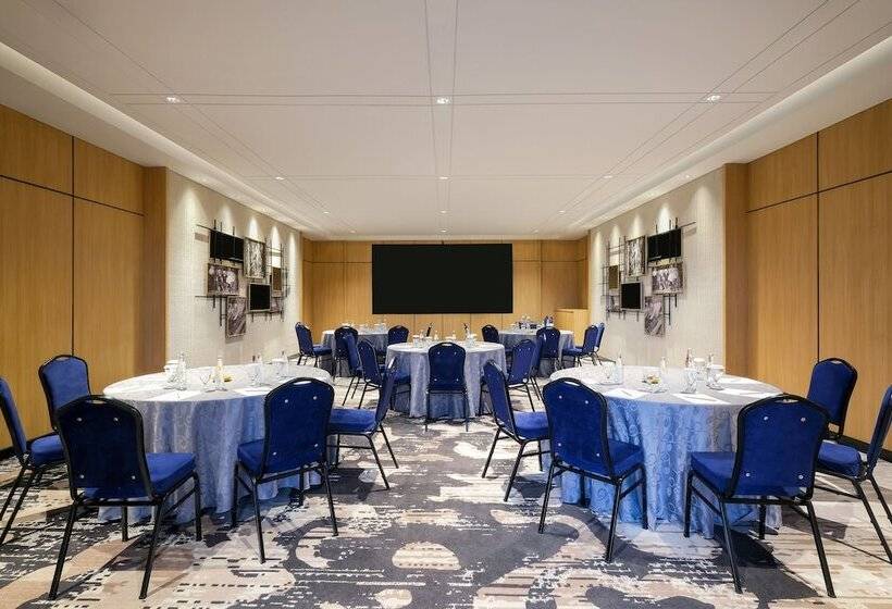 בית מלון כפרי Mercure Tangerang Centre