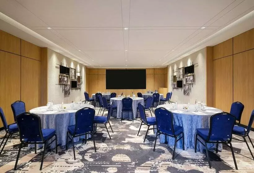 Hotelli Mercure Tangerang Centre