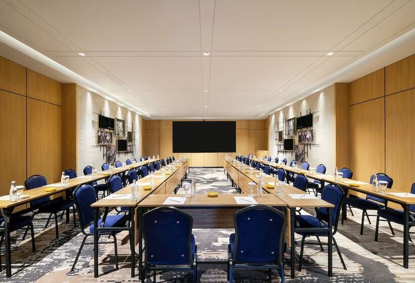 בית מלון כפרי Mercure Tangerang Centre