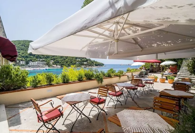 Boutique & Beach Hotel Villa Wolff