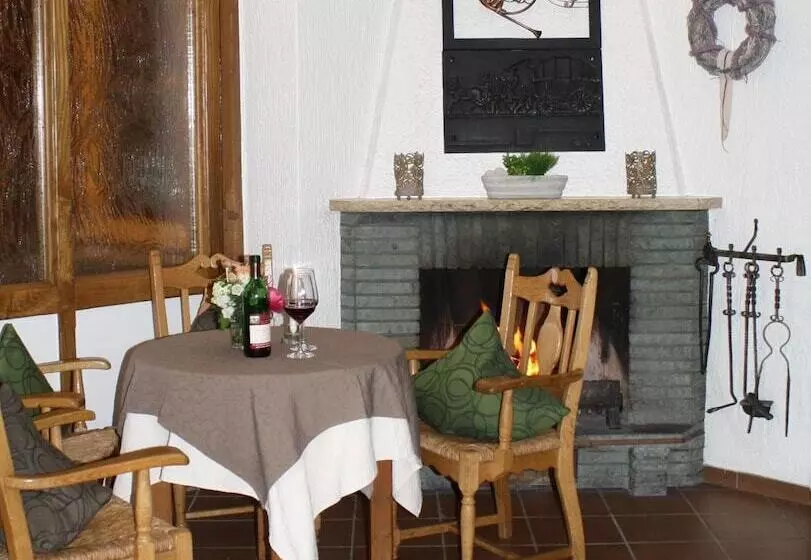 בית מלון כפרי Alte   Post