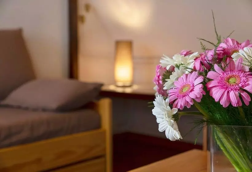 Отель Auberge De La Petite Ferme, Super Besse Est, The Originals Relais