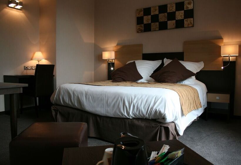 فندق Auberge De La Petite Ferme, Super Besse Est, The Originals Relais