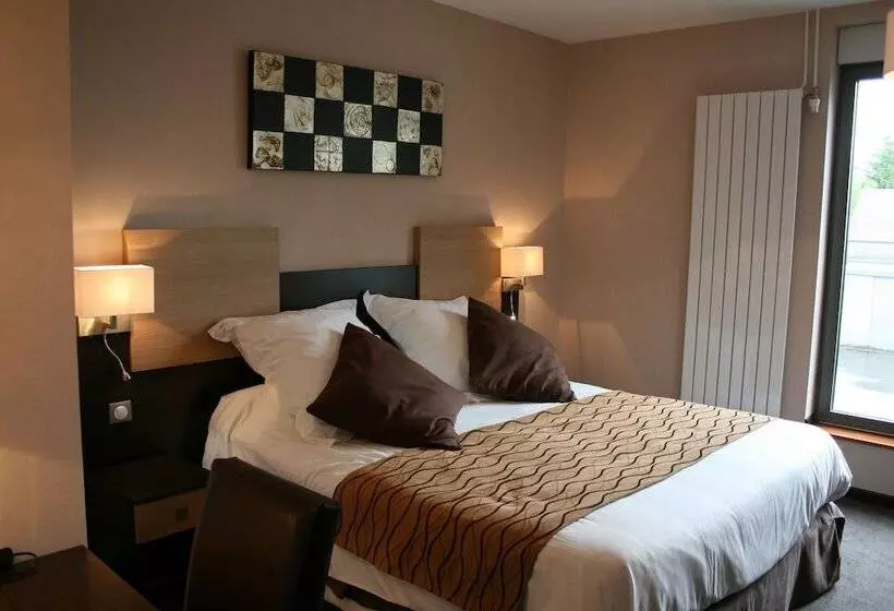 Отель Auberge De La Petite Ferme, Super Besse Est, The Originals Relais